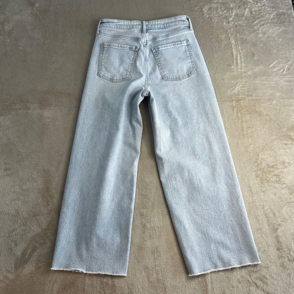 Old Navy Extra High-Rise Sky-Hi Wide-Leg Distressed Light Wash Jeans Size 2 - Picture 3 of 8